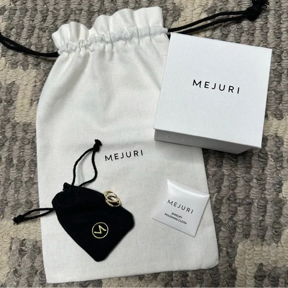 Mejuri Pavé Diamond Small Hoops - Picture 4 of 12